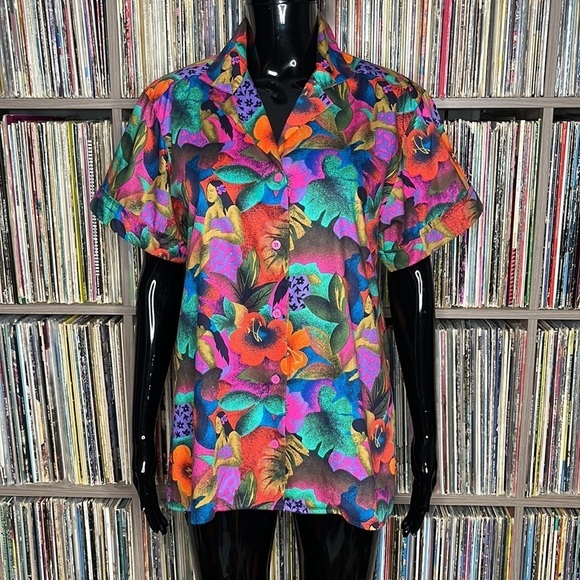 Vintage Button Up Shirt in Bold & Colorful Tropical Print Size Medium - Picture 3 of 7